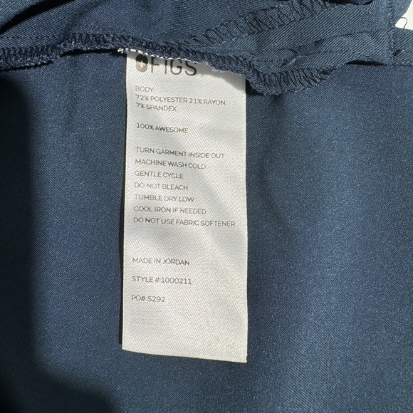 FIGS technical collection top scrub size:XS - Picture 4 of 4